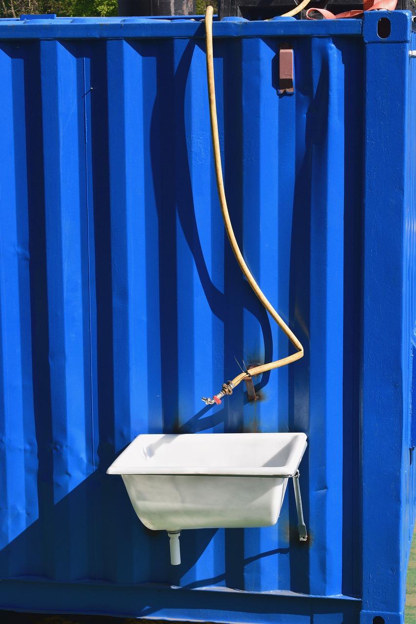 水槽水管如何拆卸