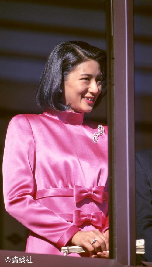 明明能做外交官却嫁入日本皇室 雅子年轻时原来如此高贵又时髦 - 知乎