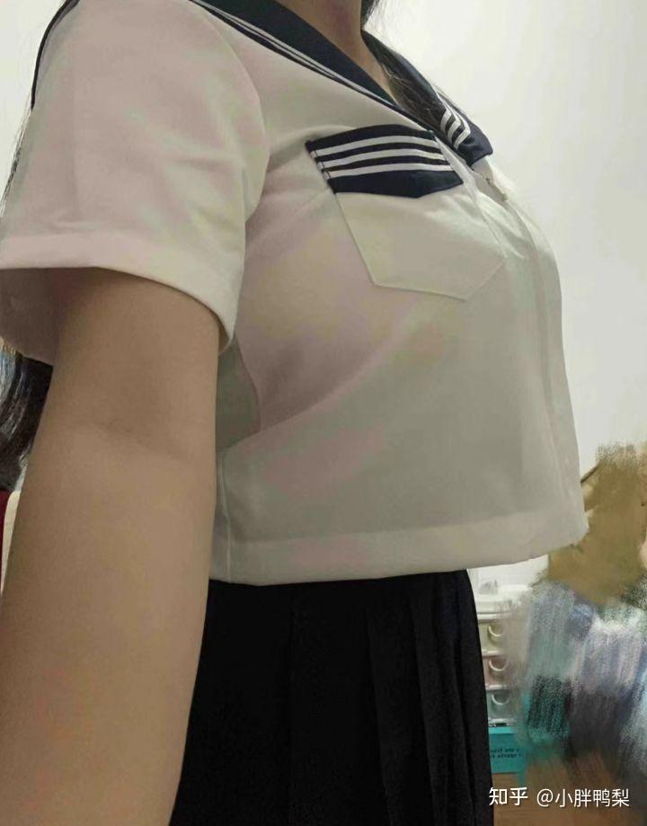 为什么女生胸小