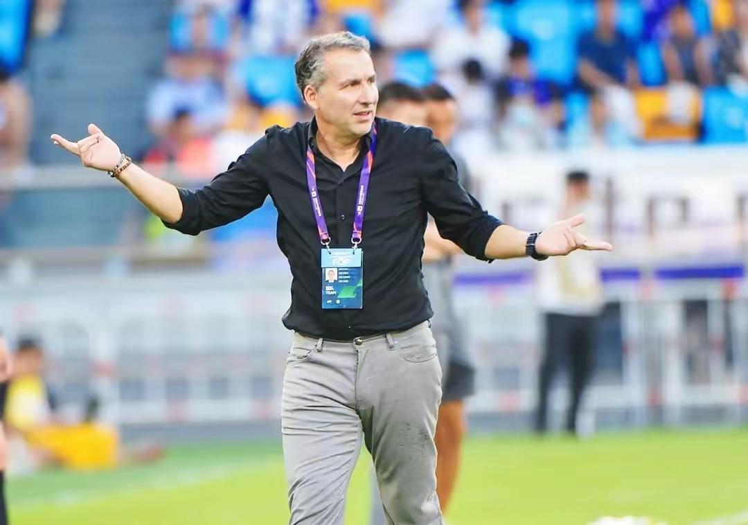 海港主帅哈维尔表示我会承担本场结果的全部责任现在不需要大量引援