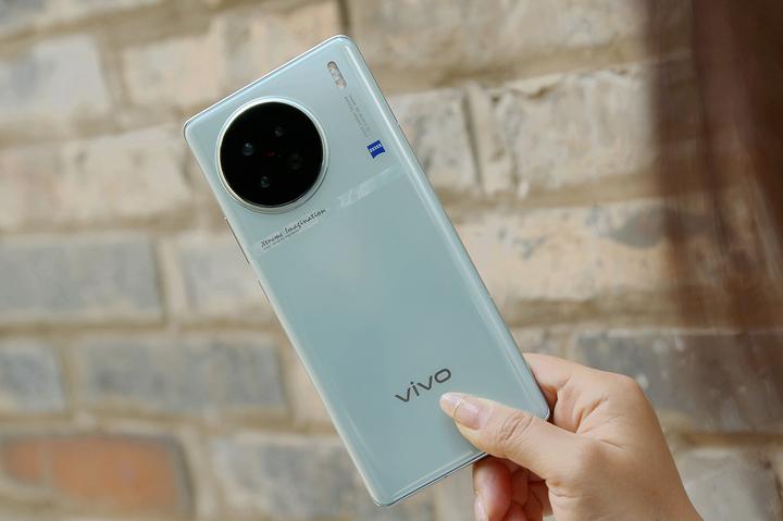 顶级拍摄手机太贵试试opporeno10provivox90s荣耀90pro三款拍摄次旗舰