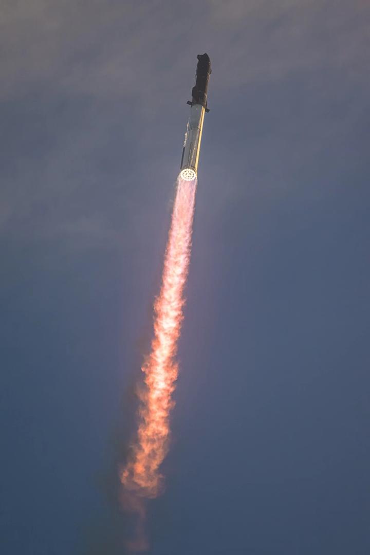 【快讯·国际航天】人类历史上最大火箭试飞90%成功!祝贺马斯克!