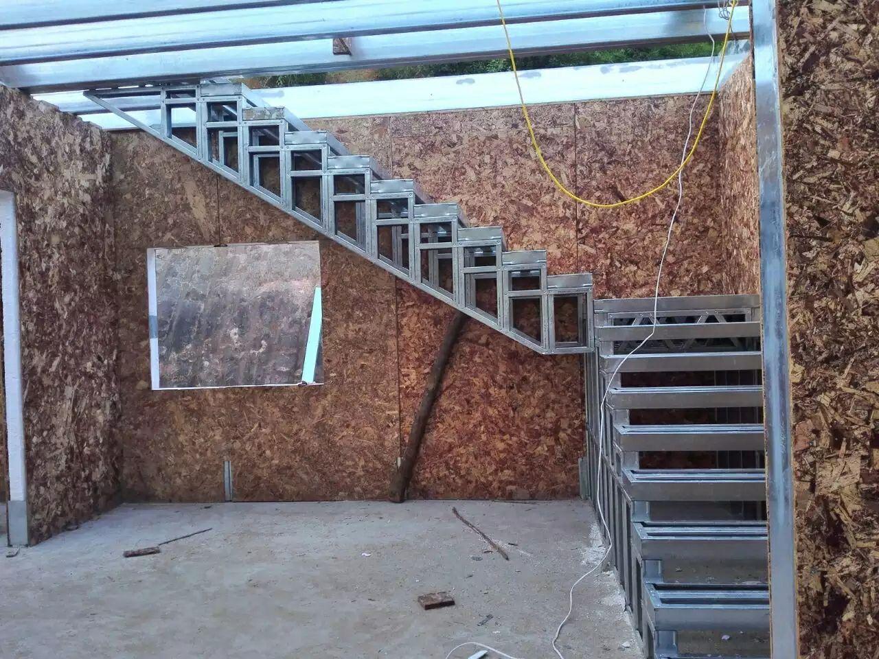 请教各结构大佬,loft公寓做钢结构隔层,哪种结构形式更结实稳定,楼上