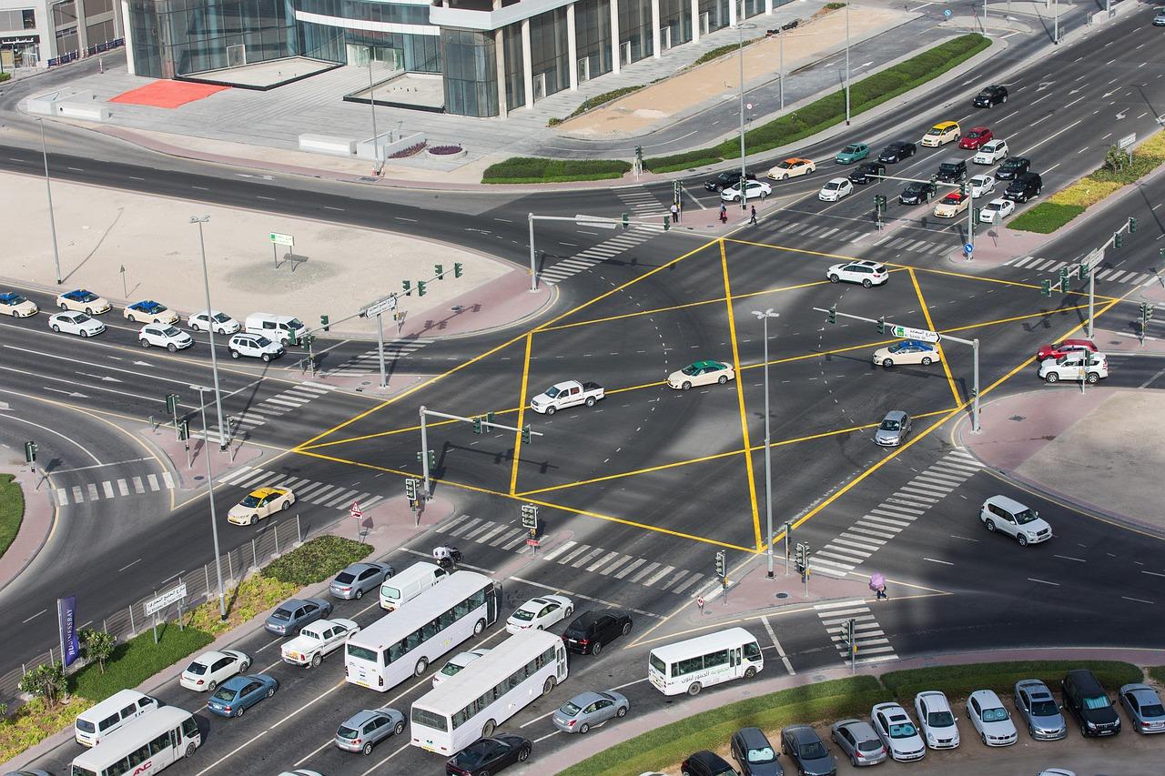 2. 周边配套完善