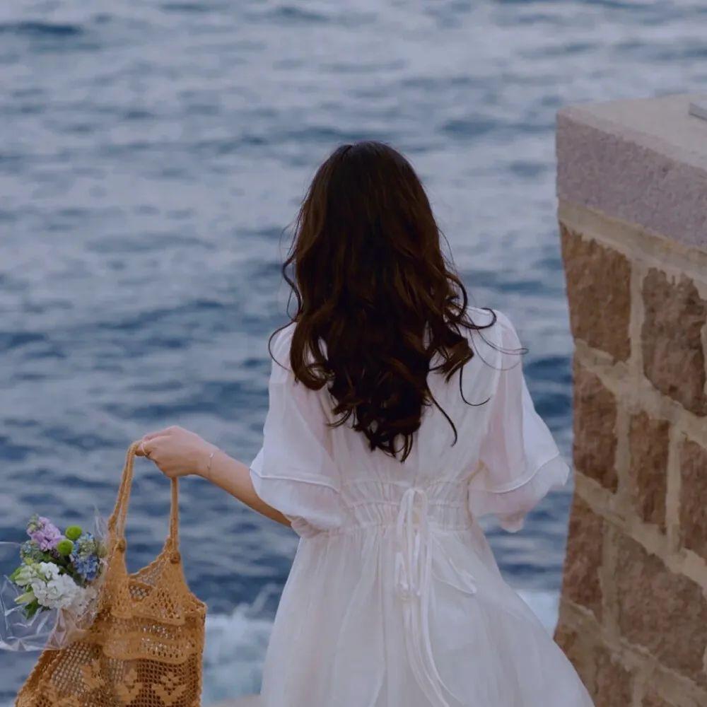 有哪些高逼格的背影头像 ?