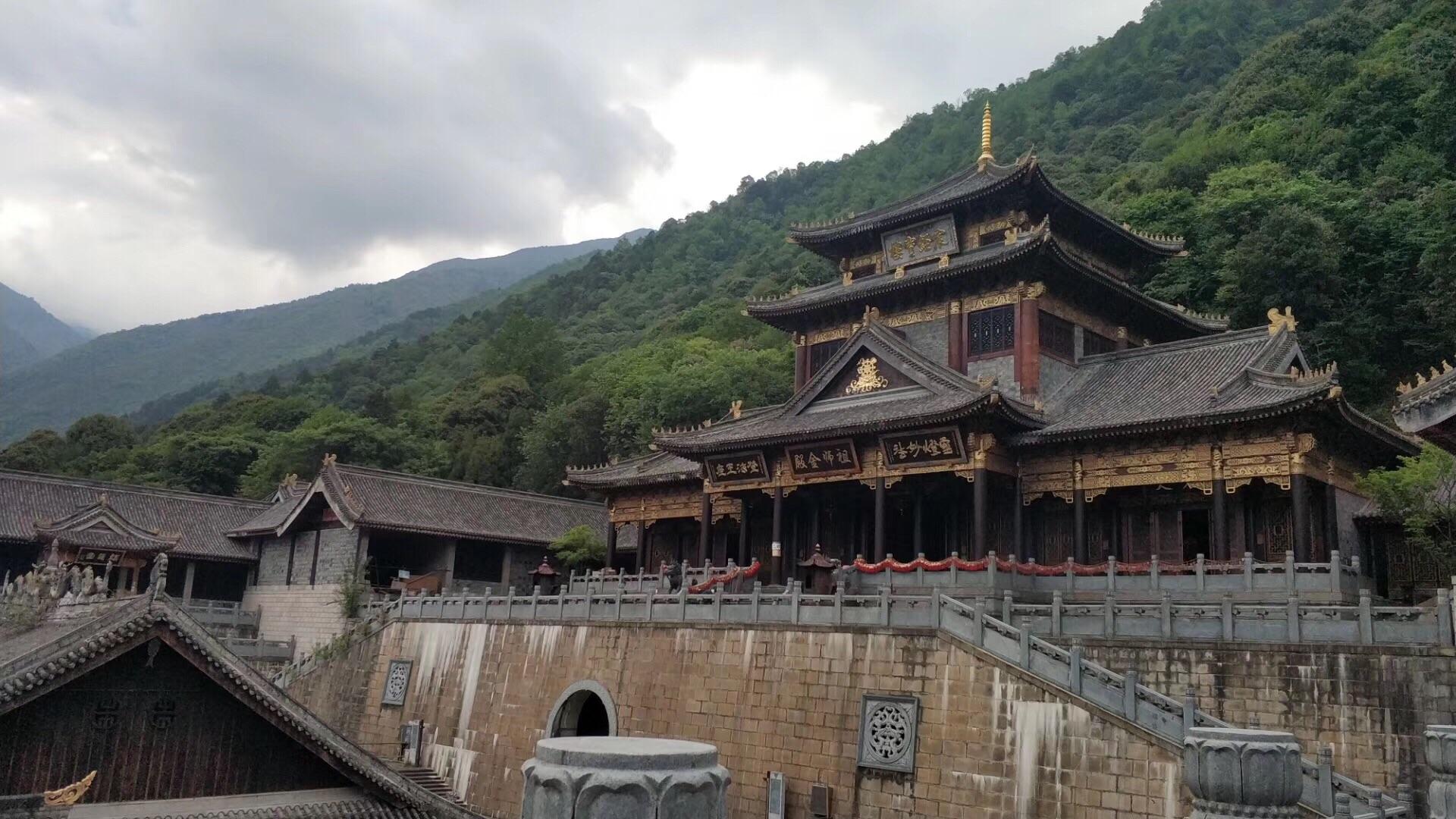 四川西昌灵山寺灵吗应该怎么请愿