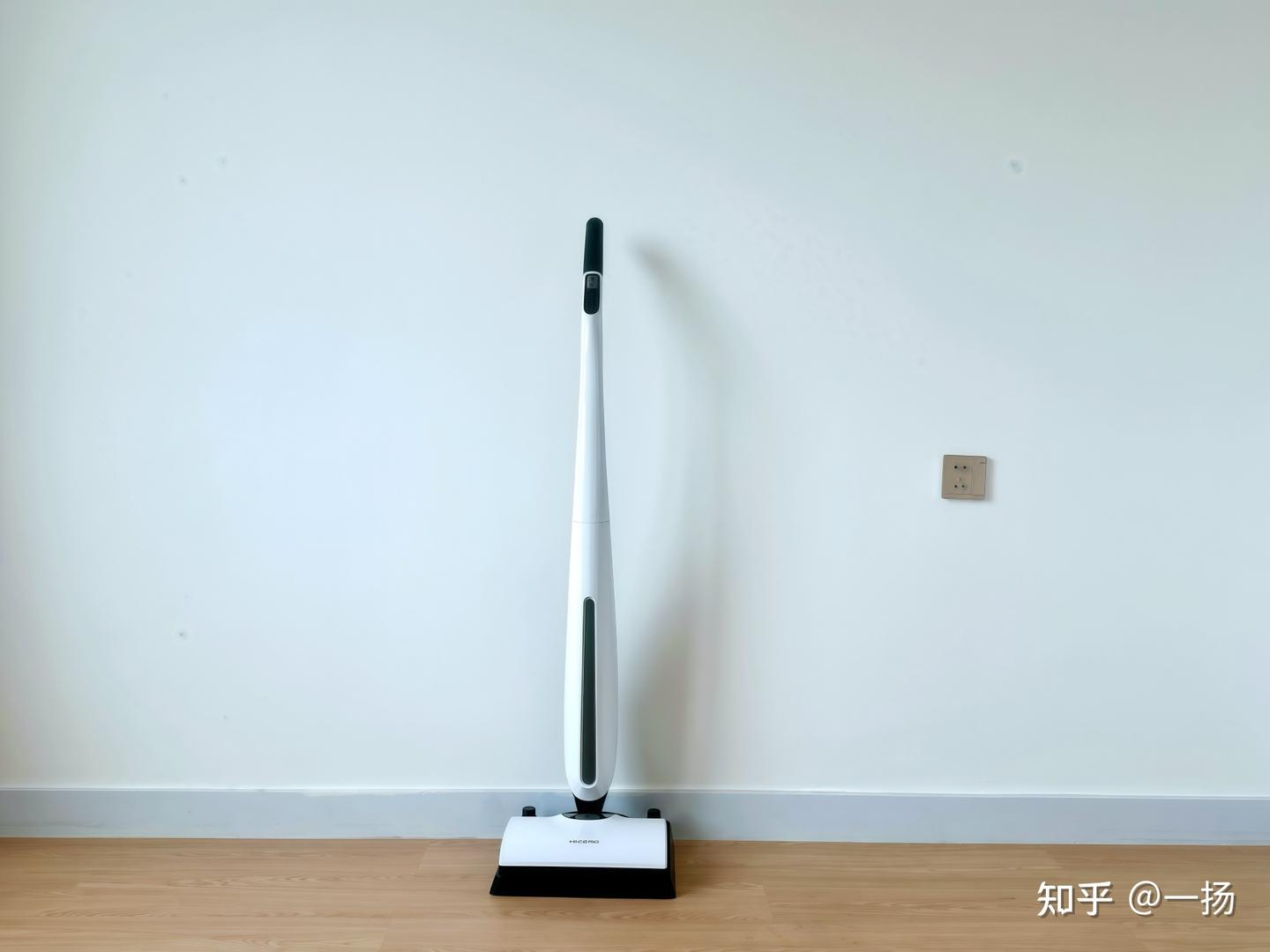 赫兹扫拖一体机F805深度使用报告:这台不靠吸力的扫拖一体机有点特别!扫拖洗擦同步完成,一遍就干净