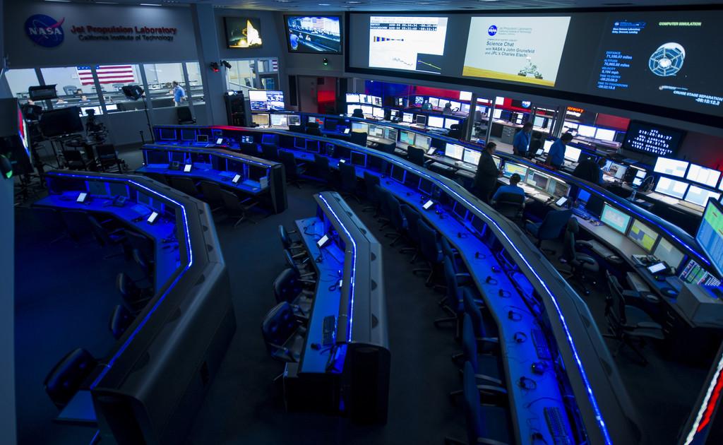 中美发射火箭指挥控制室的差距如何? - 知乎