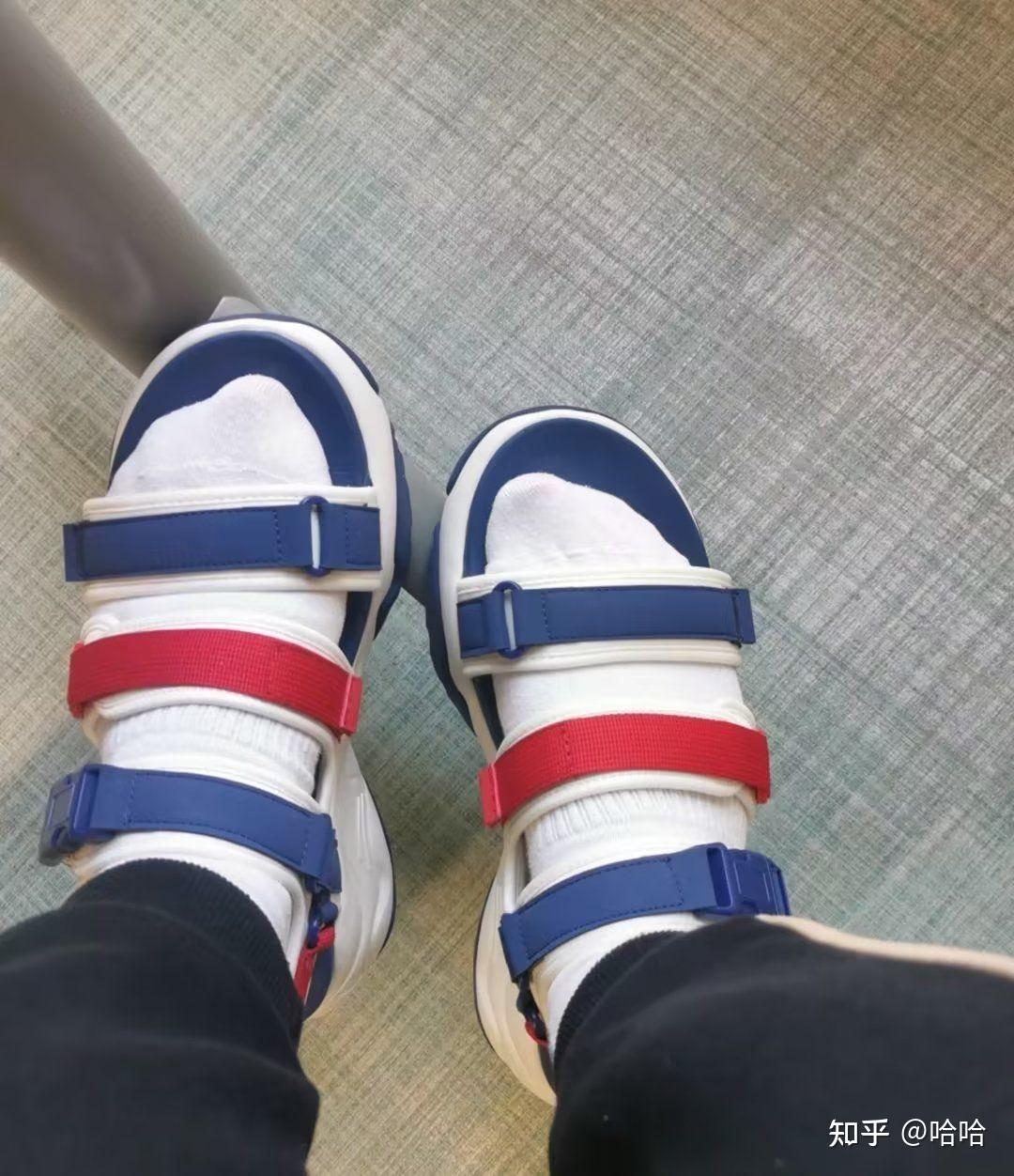 男生夏天穿运动凉鞋配袜子怎么样?