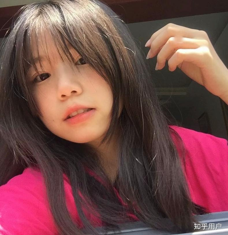 如何评价快手佳佳今天也很困的颜值