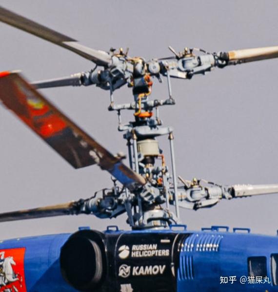 共轴双旋翼直升机下面的旋翼处于上面的旋翼产生的向下气流中,效率