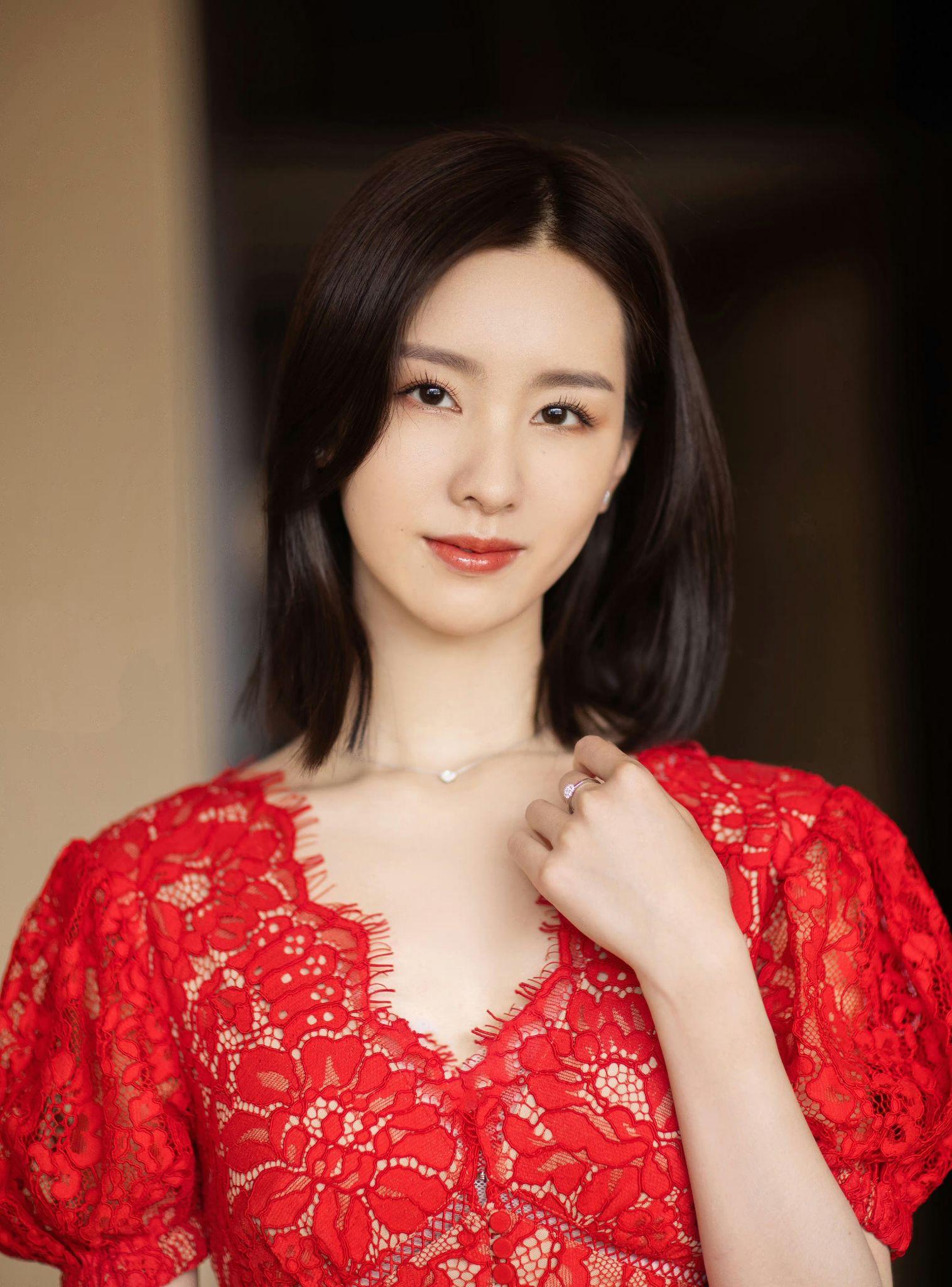 如何评价陈都灵的颜值? - 知乎