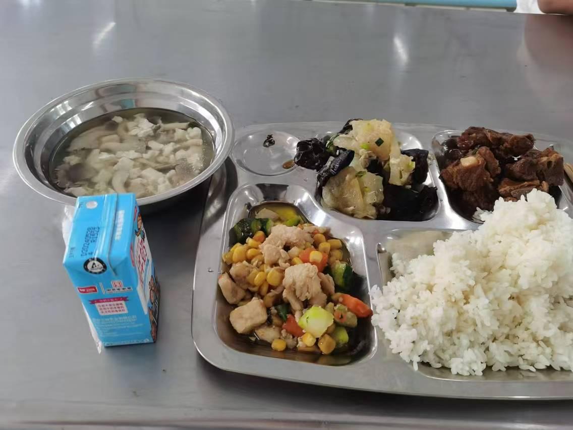 保健室里的童真 保健室里的童真