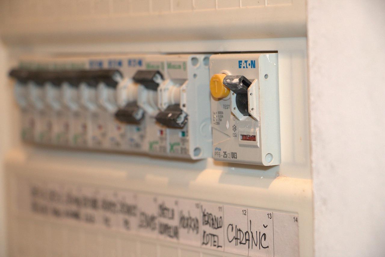 洗澡漏电怎么办