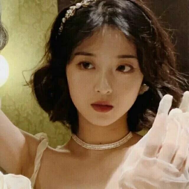 有没有很酷很拽的头像呀?(很酷很拽的图片女生)