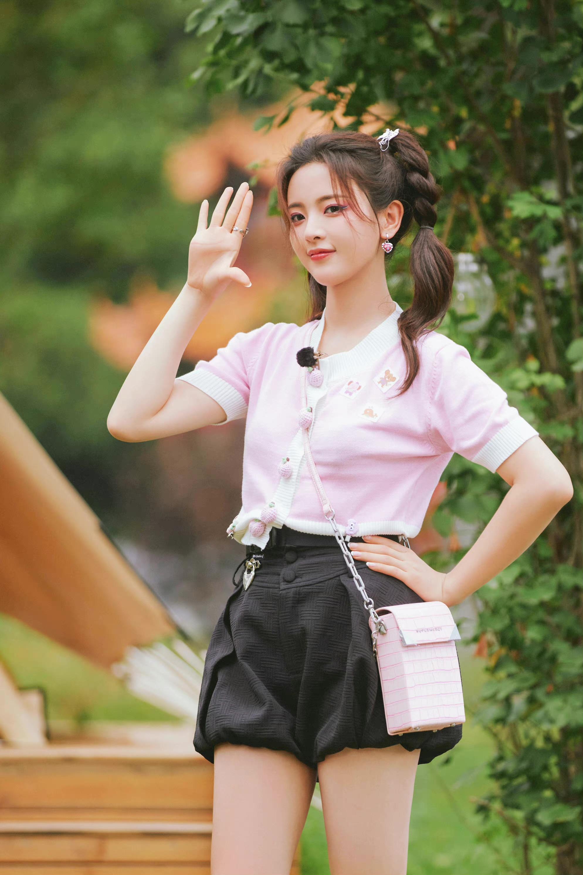 为什么杨超越每次都被用来当做新综艺节目的试验品,而一旦节目火了