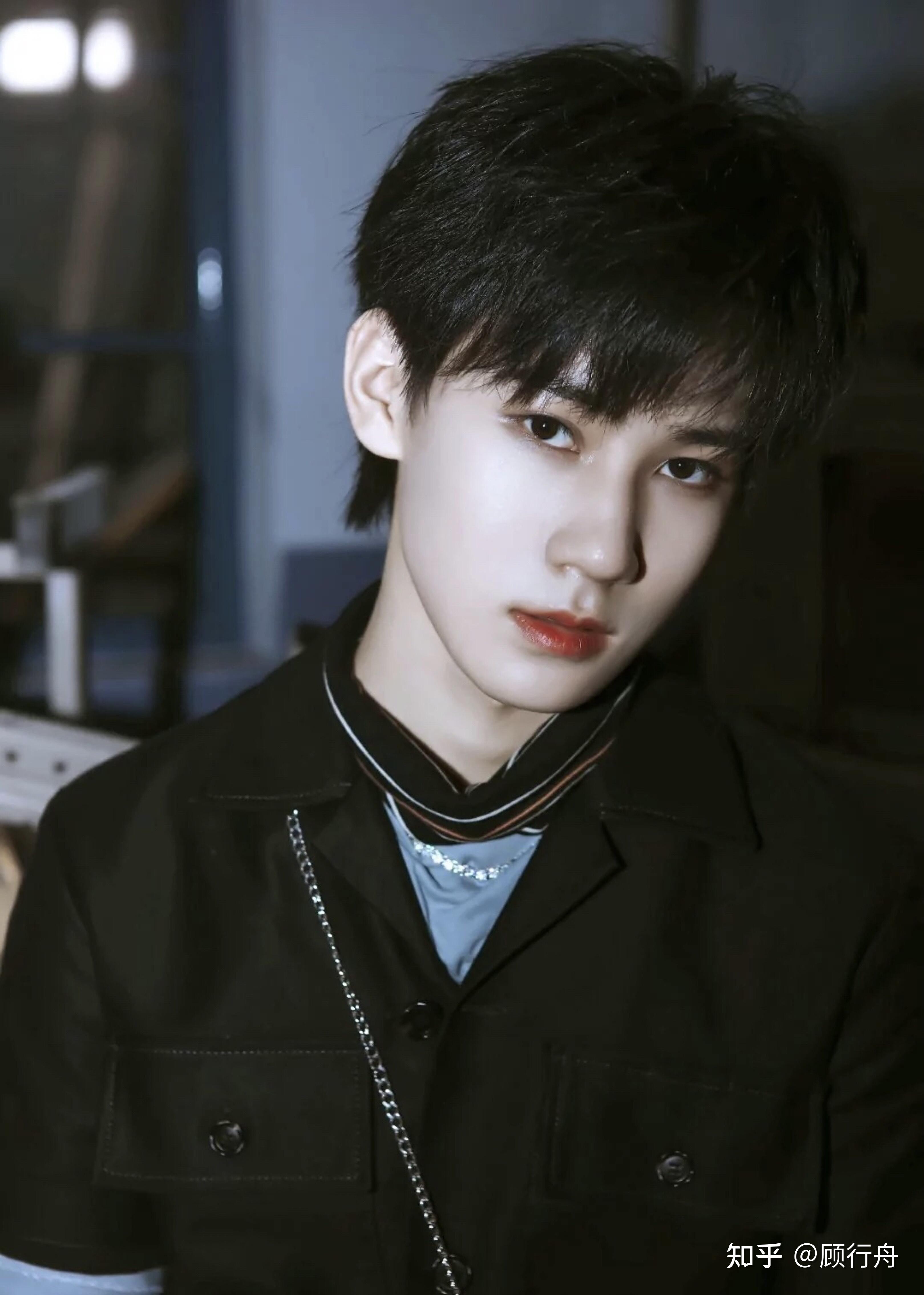 有哪些时代少年团张真源的壁纸或头像吗