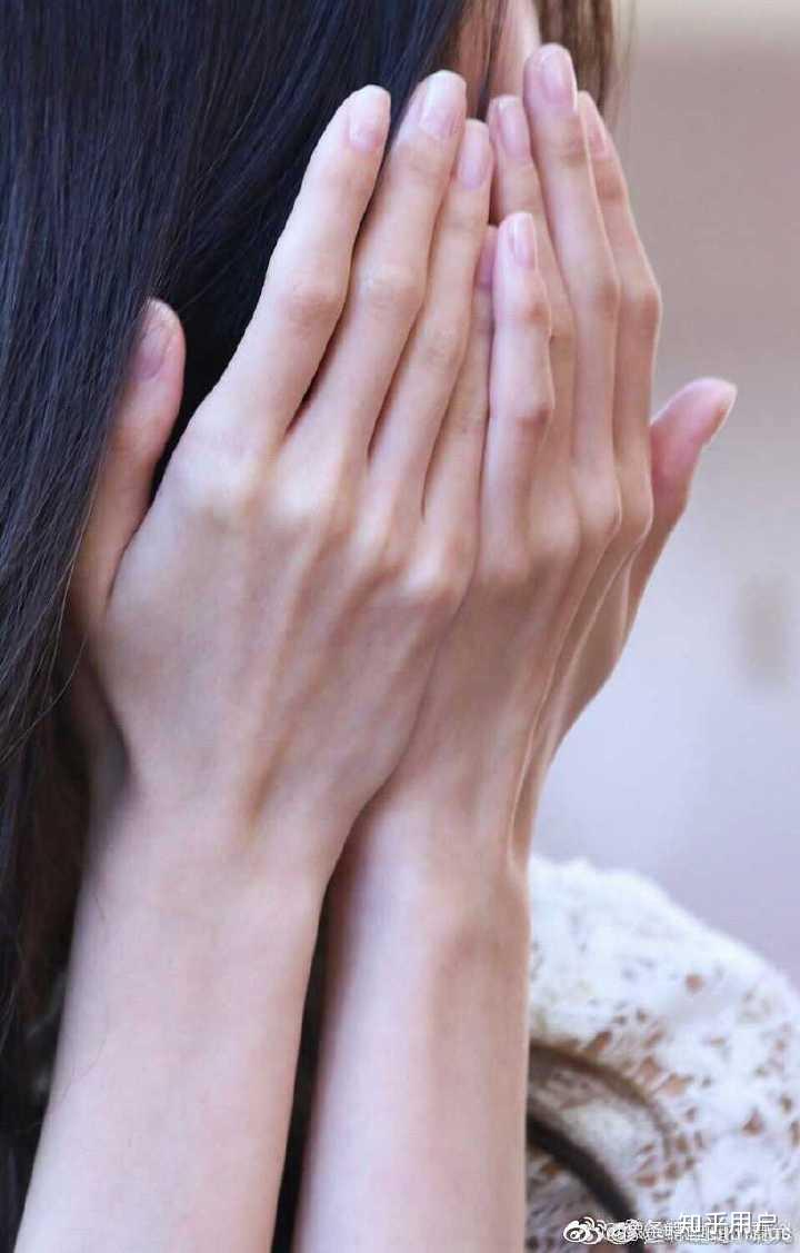 韩团中有哪些手很好看的爱豆