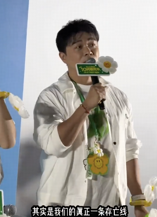陈思诚路演现场说1500万票房是电影存亡线，如何看待他的观点？推出电子月票季票能管用吗？