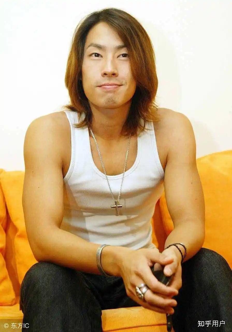 为什么男生留长发往往不被中国人接受甚至招到歧视反长发情绪是从何时