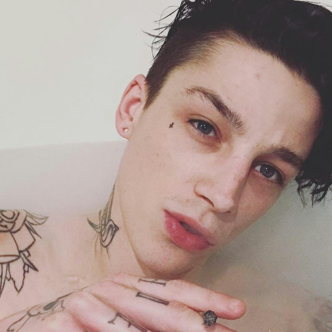 为什么都说ash stymest是渣男?