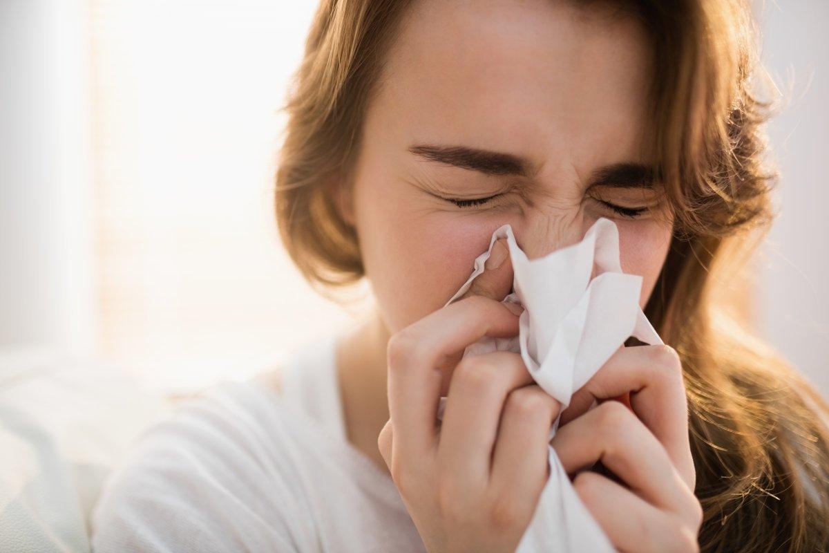 冬季鼻塞，流涕，打喷嚏，是感冒还是过敏性鼻炎？听听医生怎么说-京东健康