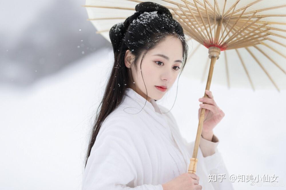 女孩子什么样的长相可以被称作古典美