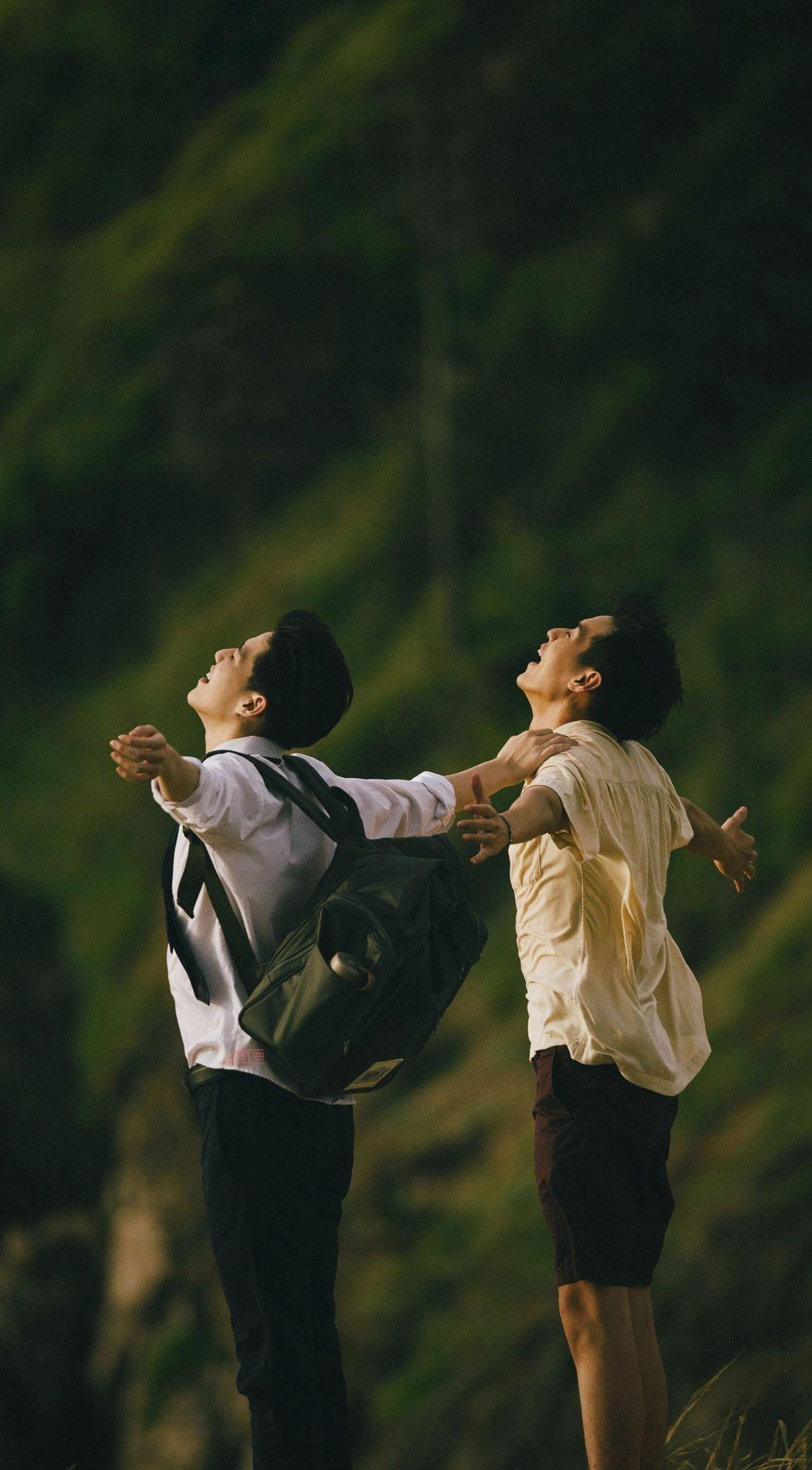 请问哪里可以找无水印的他泰cp壁纸?