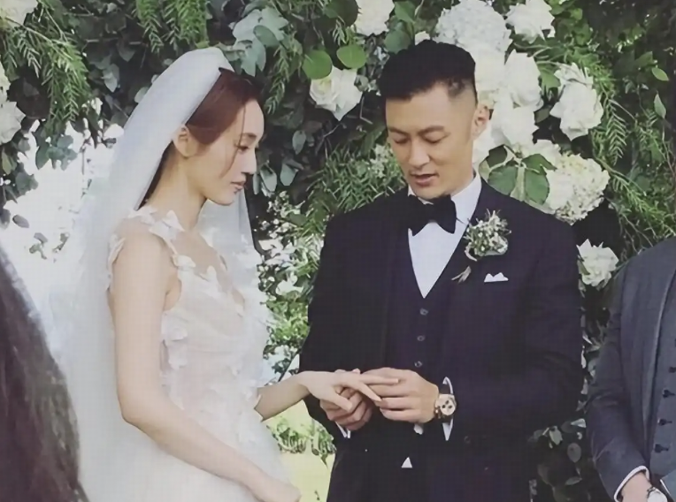 余文乐宣布离婚，其 2017 年与妻子结婚育有一儿一女，怎样看待他们的婚姻？
