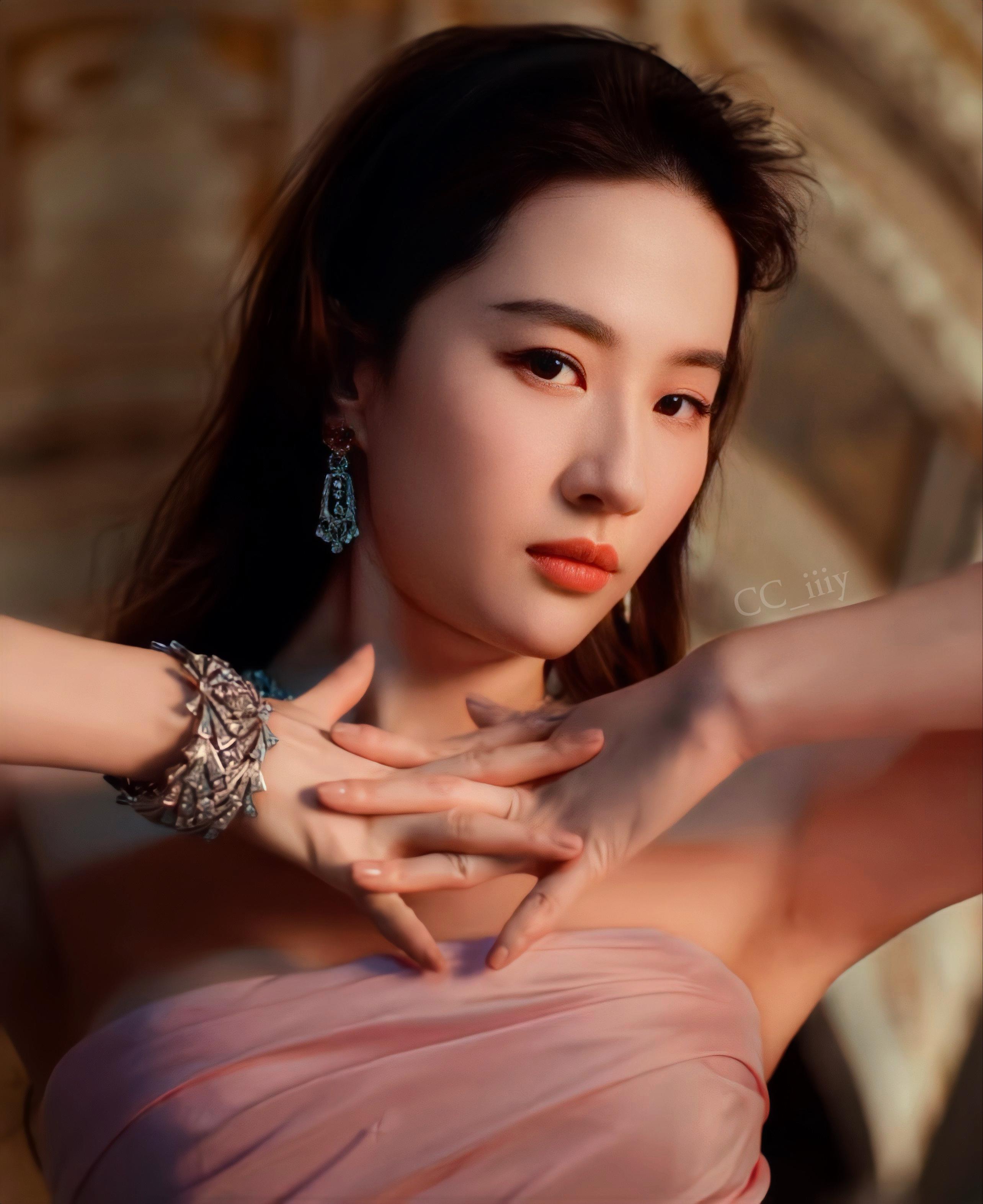 你有哪些刘亦菲的绝美神图