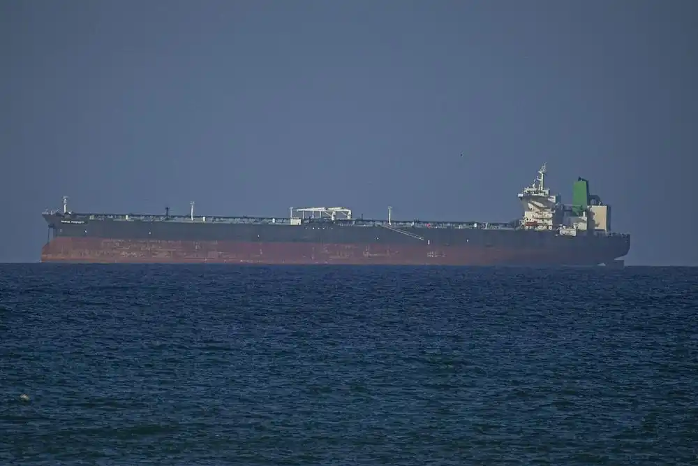 伊朗最高领袖对和谈提出三点主张，包括将对霍尔木兹海峡的管理推进到「一个新阶段」，新阶段可能指什么？