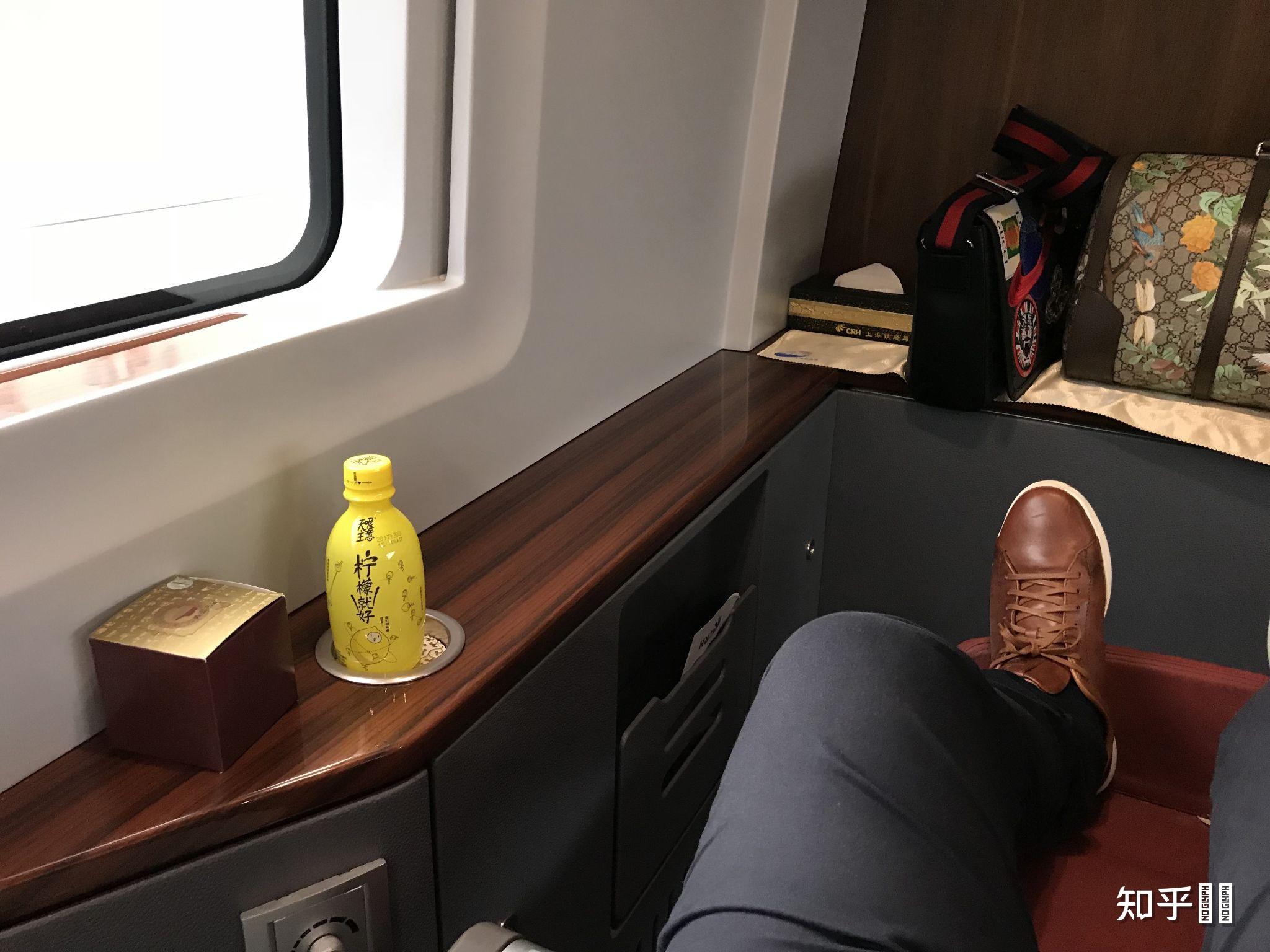 为什么有的人坐火车喜欢坐在靠窗的位置? - 知乎