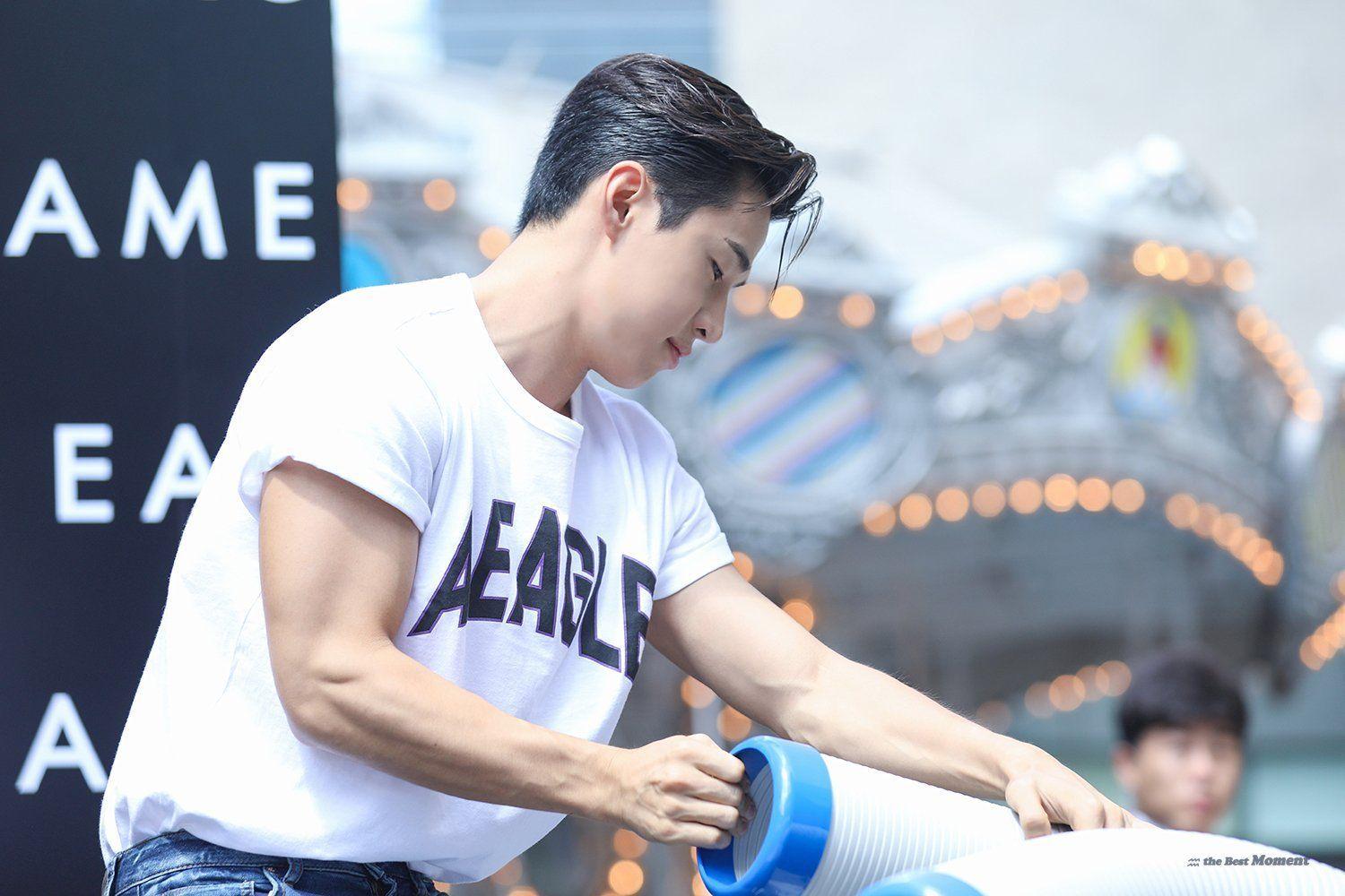 我想要刘宪华的高清电脑壁纸姐妹们能办到吗! - 知乎