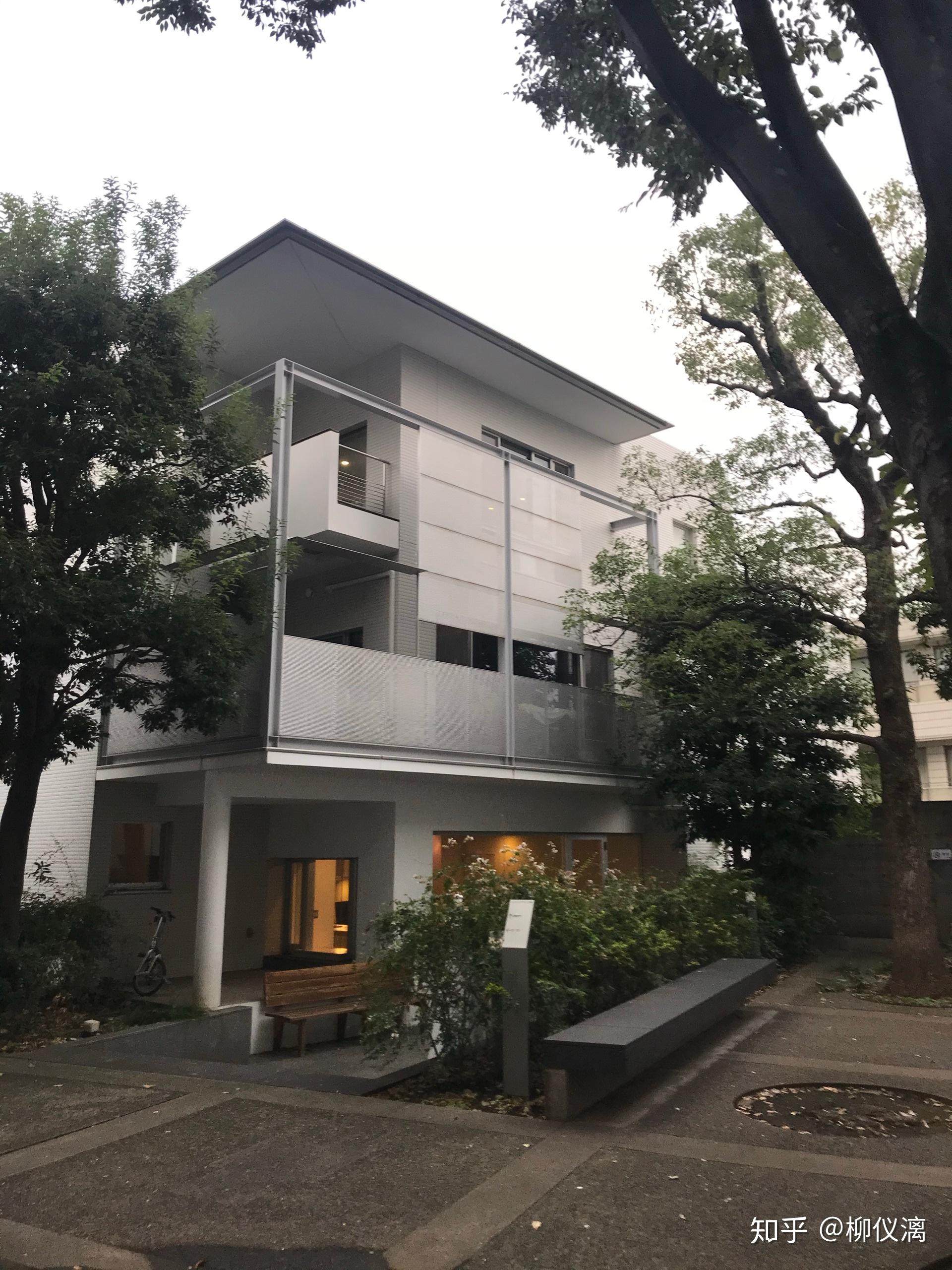 如何看待桢文彦不同时期风格在代官山建筑群里的体现