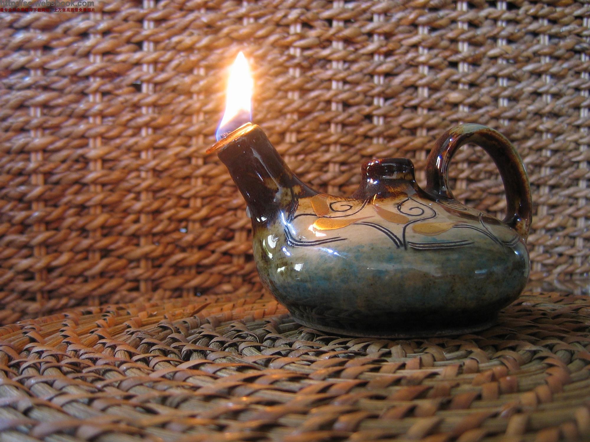 阿拉丁神灯为什么是个灯?明明是个茶壶?