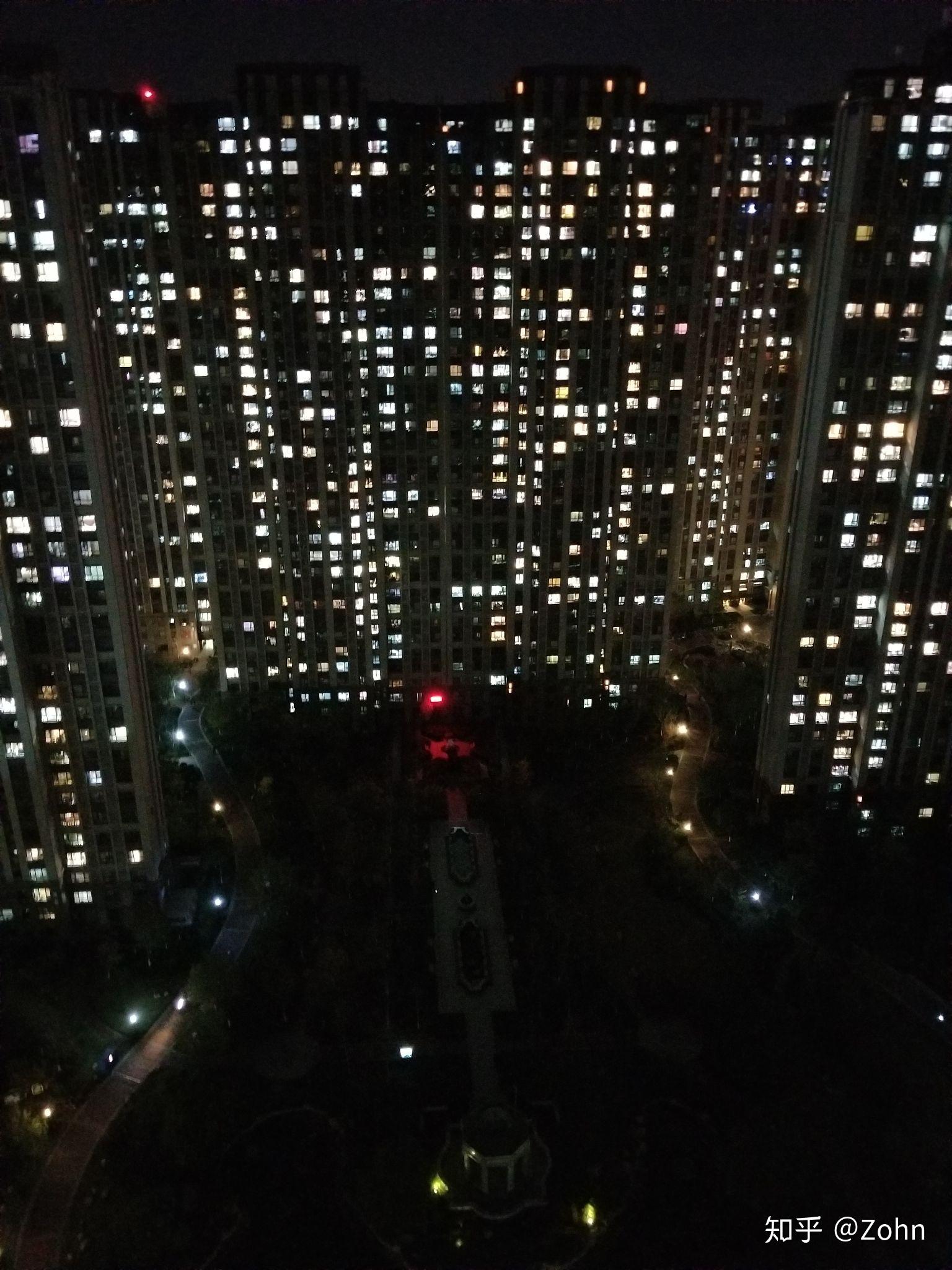 夜间噪点图片