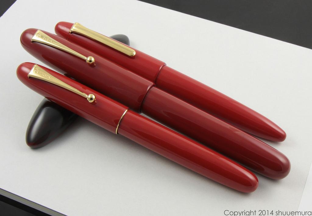 有什么价位稍高的正红色钢笔