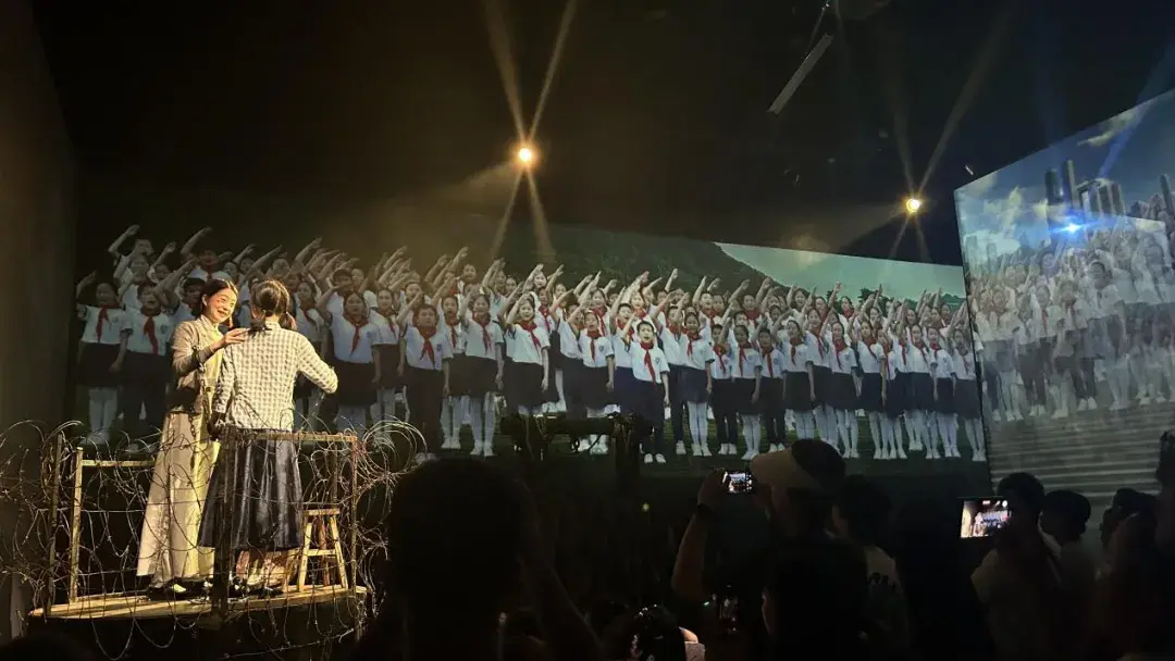 红岩红沉浸式演绎重庆精神，全力迈向2025年新篇章 - 知乎