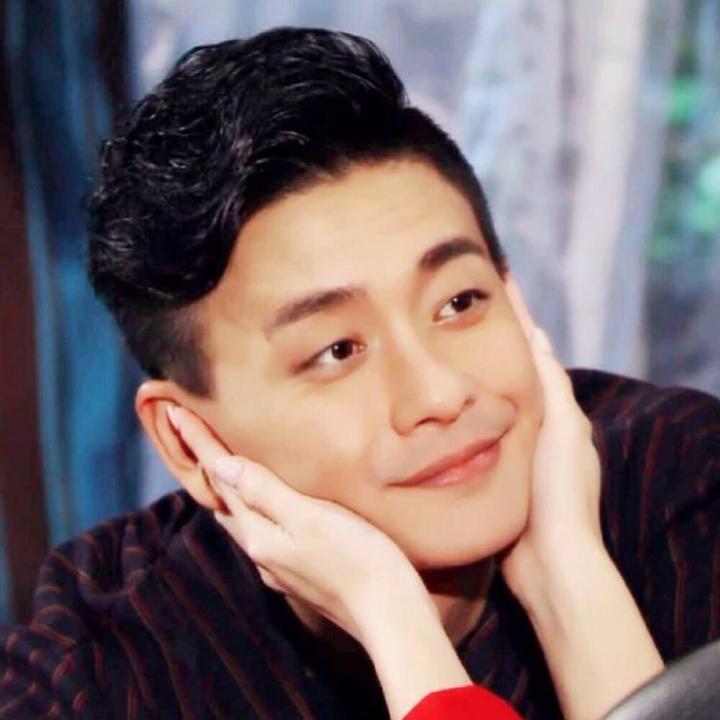 43岁黄宗泽近照曝光,驼背脸色蜡黄,颜值断崖式下滑被嘲有老人味