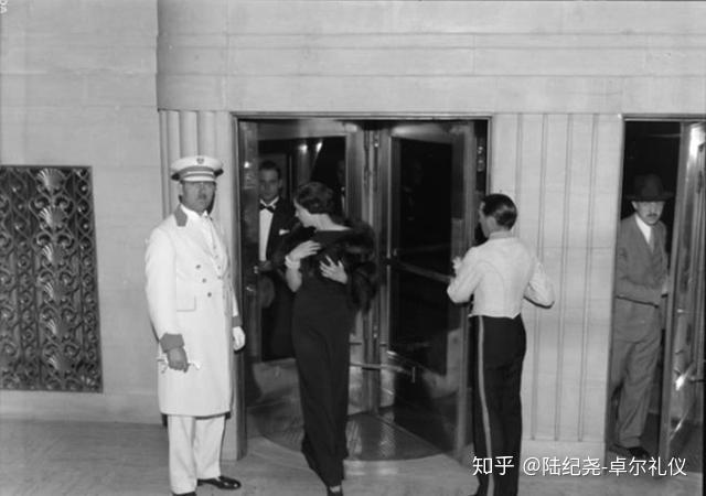 {行为举止} 小小的一道门，开门进门礼仪知多少？ - 知乎