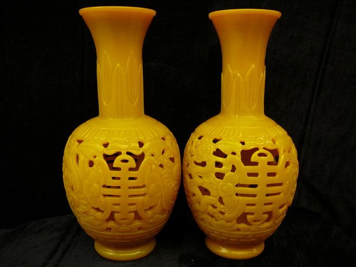 【料】　★ 料器 黄料長頸胆瓶 ★　清朝期　明黄色料 細工花器　清代玻璃 料】☆ 料器 黄料長頸胆瓶 ☆清朝期明黄色料 細工花器清代玻璃