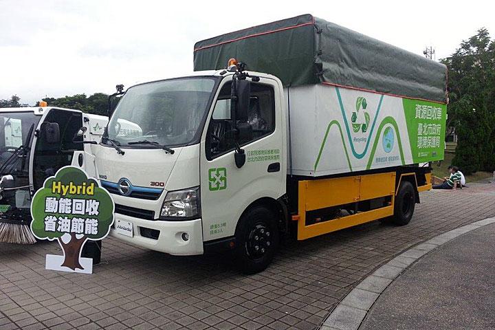 台湾用这么好的车回收垃圾