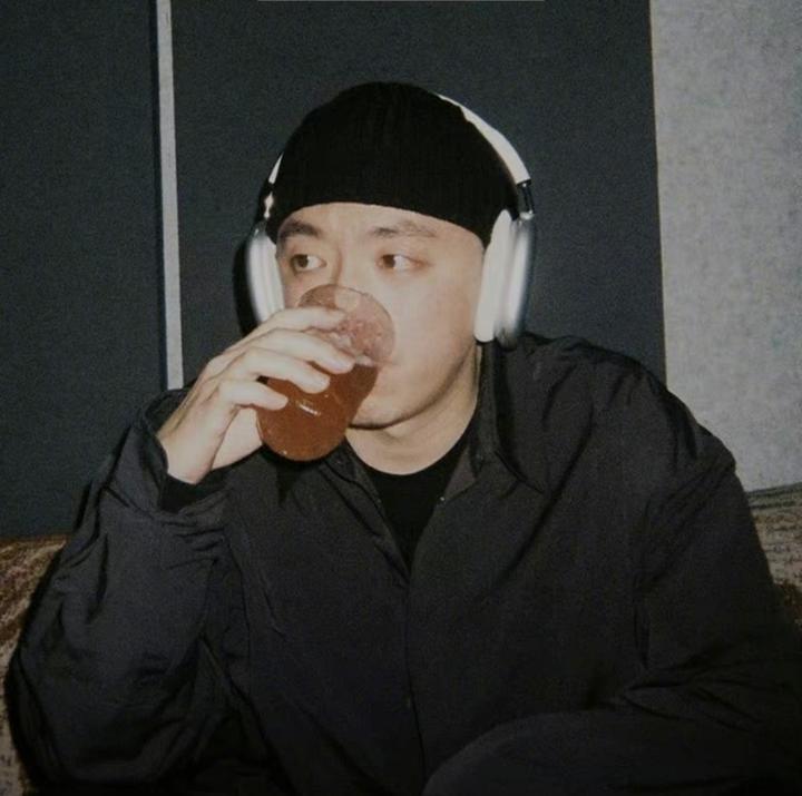 JonyJ终于现身，消失已久的他到底去哪儿了？ - 知乎