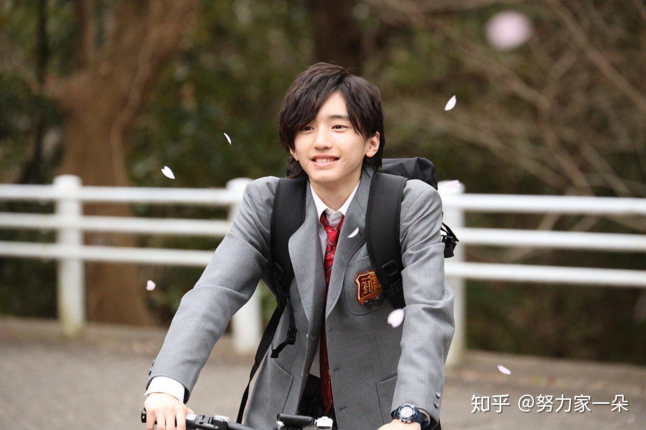 如何评价道枝骏佑在电视剧《年下男友》中的表现?