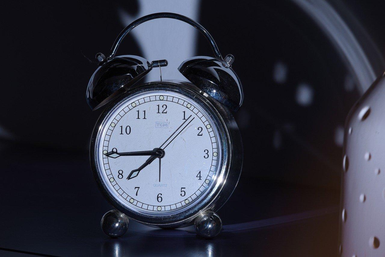 闹铃如何取消报时