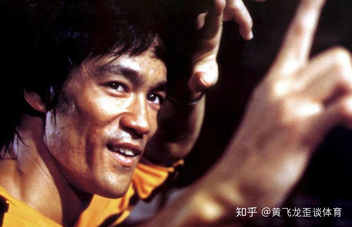 如何解释李小龙和拳王阿里不是一个重量级的情况下,两人力气一样大?