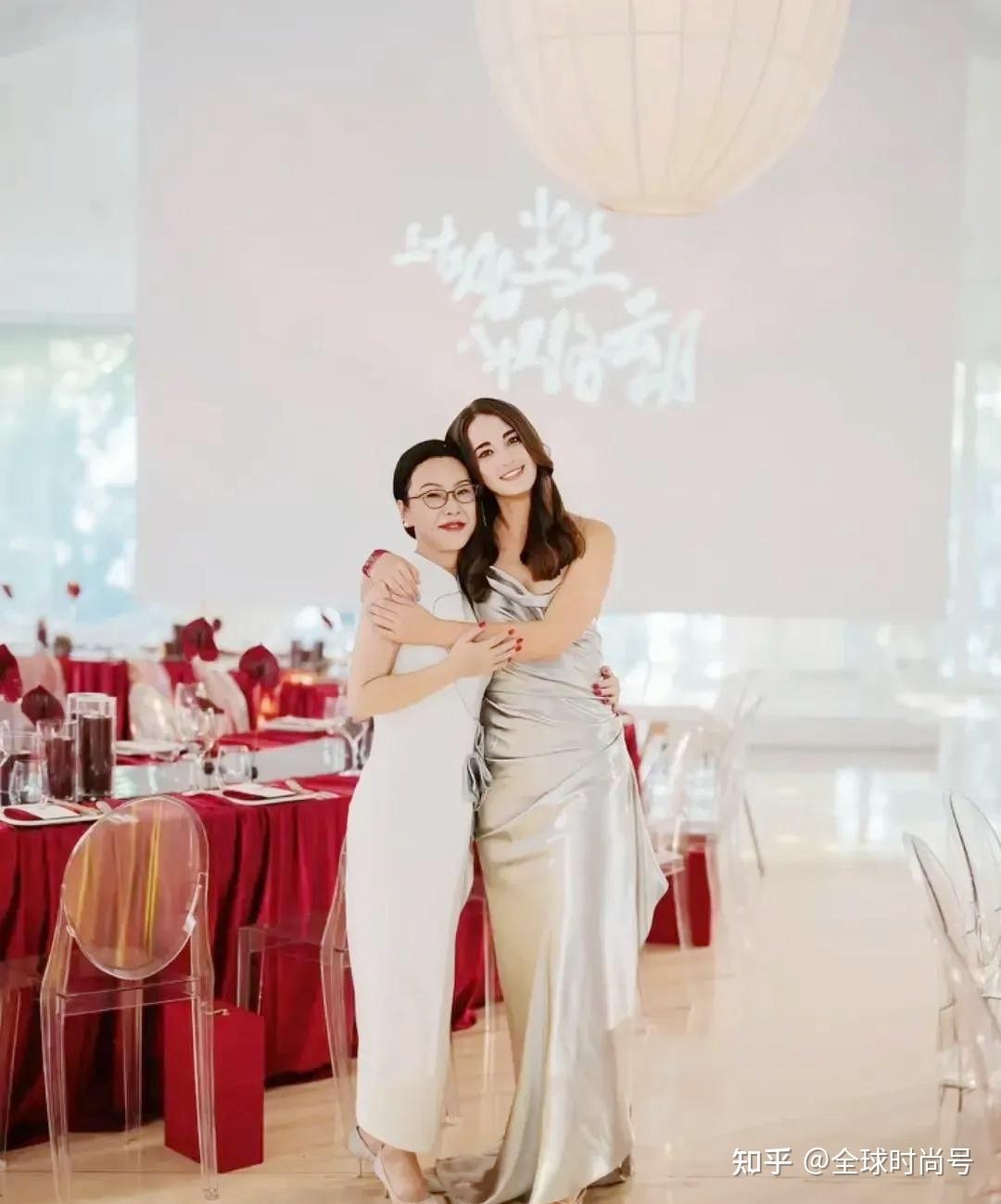 张丹红德国婚史挺惨,大女儿穿搭甜美颜值高,小女儿身材如超模 - 知乎