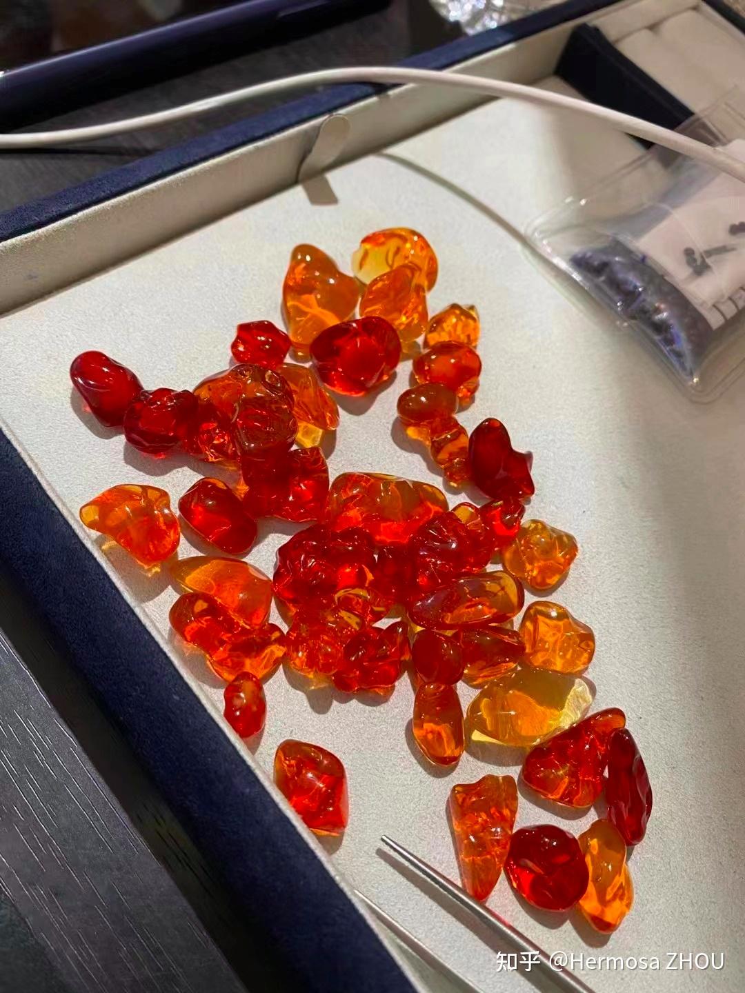 彩色宝石贵吗值得买吗知乎(彩色宝石更受全世界的喜欢,保值增值潜力大) 第2张
