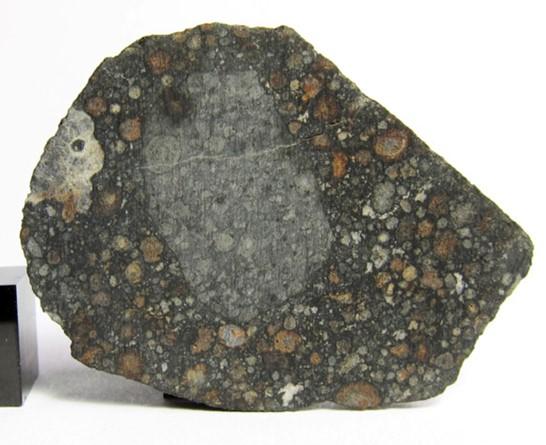 请问如何鉴定碳质球粒陨石?