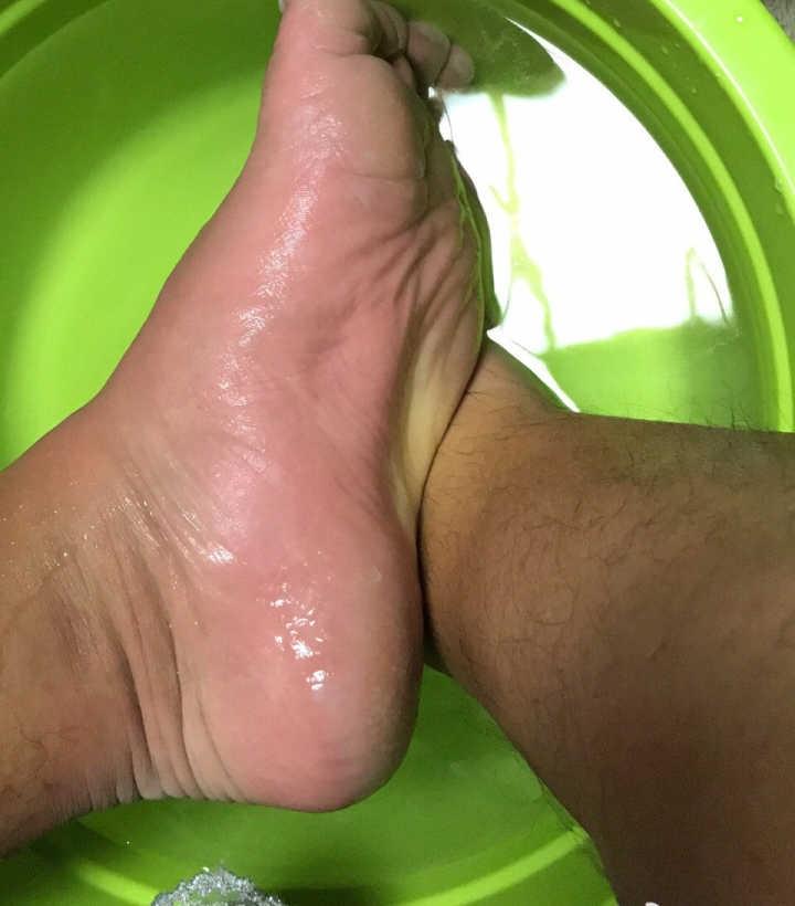 长期赤脚生活的脚底是什么样子的